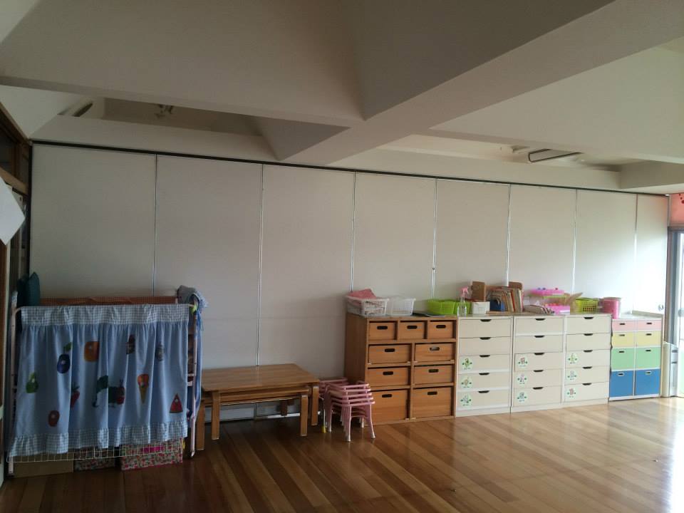 保育園教室の可動間仕切り位置変更工事 株式会社kanzeon かん ぜおん